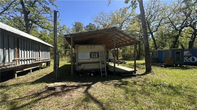 9884 Rocky Ridge Lane, Madisonville, TX 77864