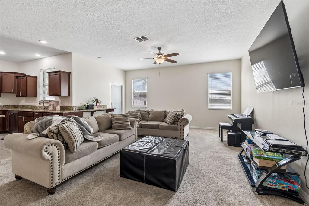 Image 11 of property listing at 2115 SONG SPARROW COURT, Ruskin, FL 33570