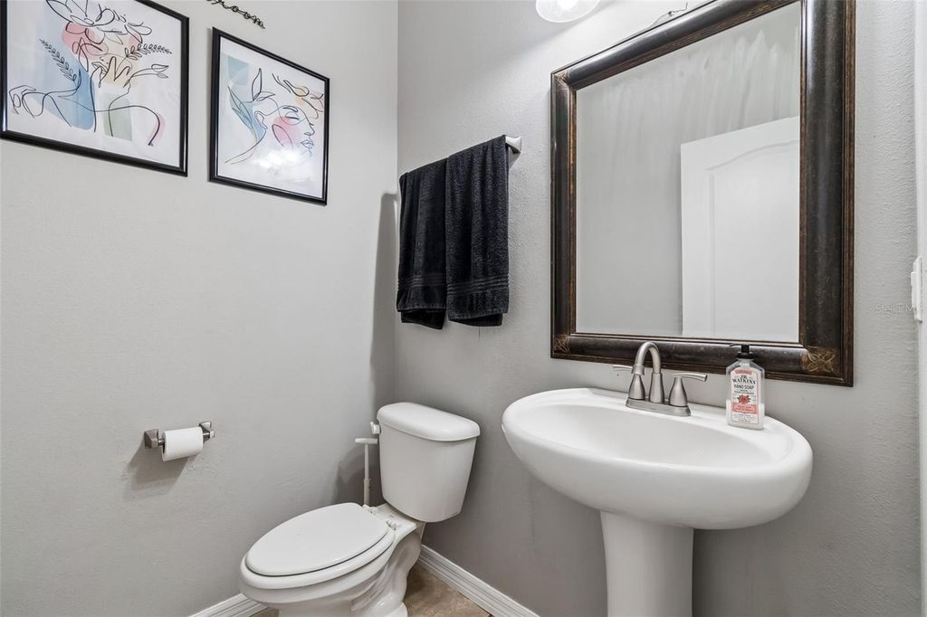 Image 15 of property listing at 2115 SONG SPARROW COURT, Ruskin, FL 33570