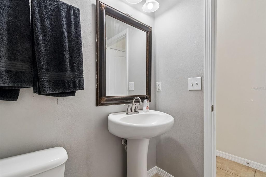 Image 16 of property listing at 2115 SONG SPARROW COURT, Ruskin, FL 33570