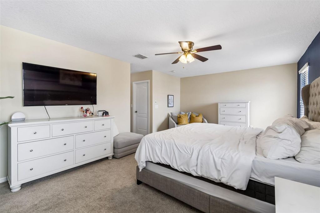 Image 29 of property listing at 2115 SONG SPARROW COURT, Ruskin, FL 33570