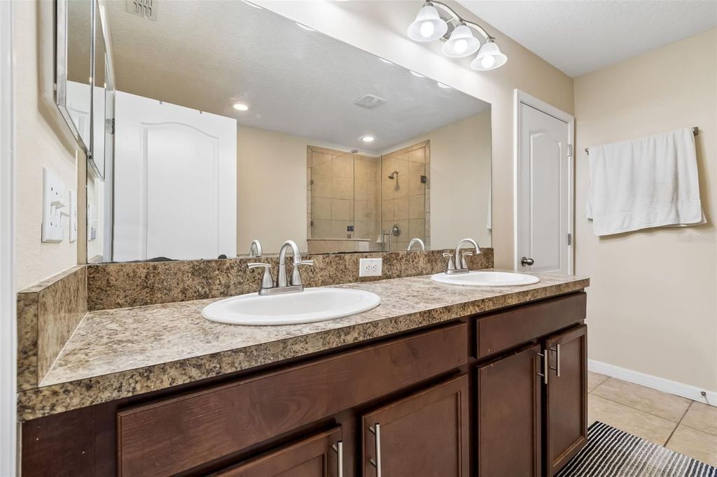 Image 30 of property listing at 2115 SONG SPARROW COURT, Ruskin, FL 33570