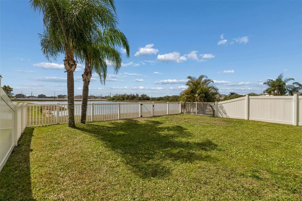 Image 43 of property listing at 2115 SONG SPARROW COURT, Ruskin, FL 33570