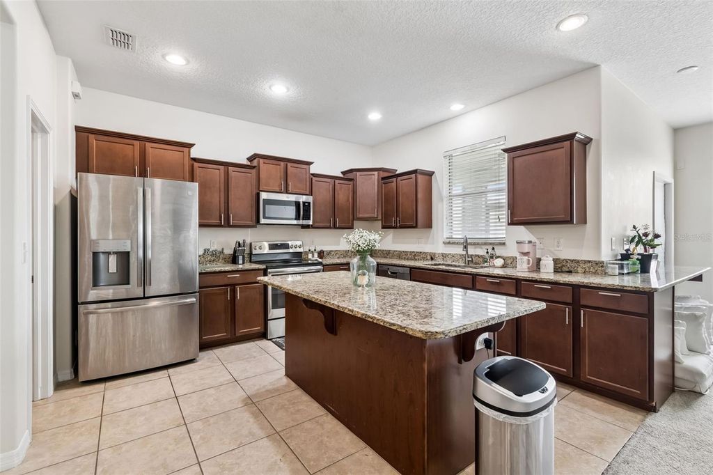 Image 7 of property listing at 2115 SONG SPARROW COURT, Ruskin, FL 33570