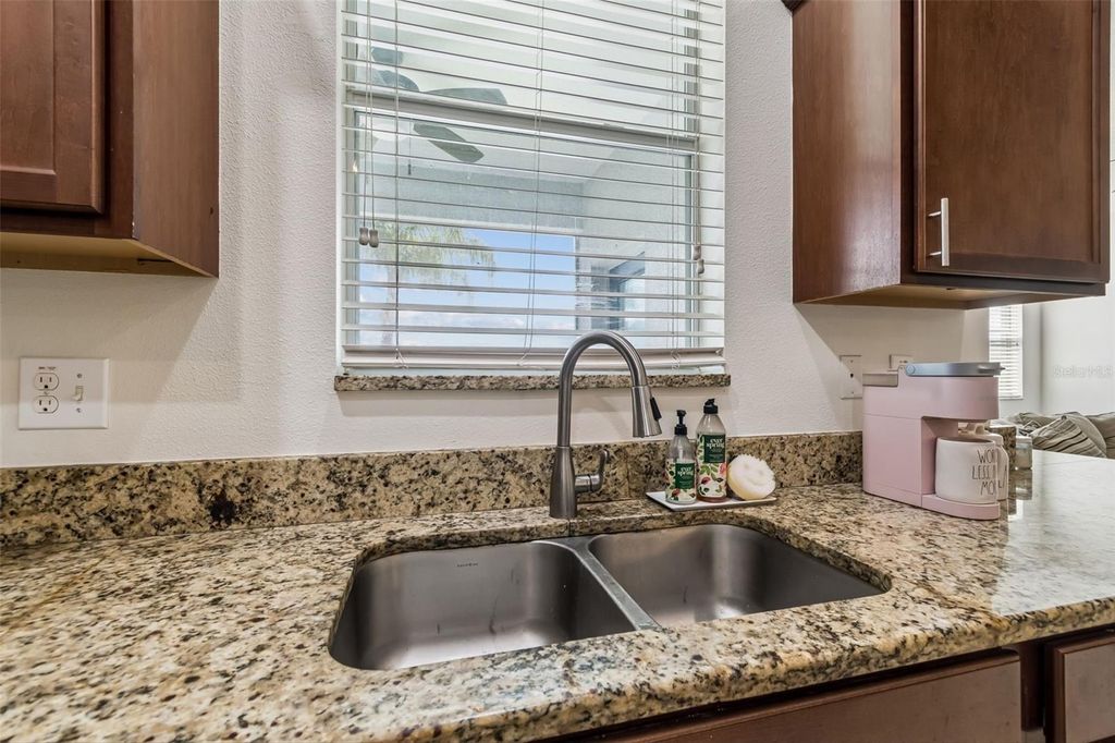 Image 10 of property listing at 2115 SONG SPARROW COURT, Ruskin, FL 33570