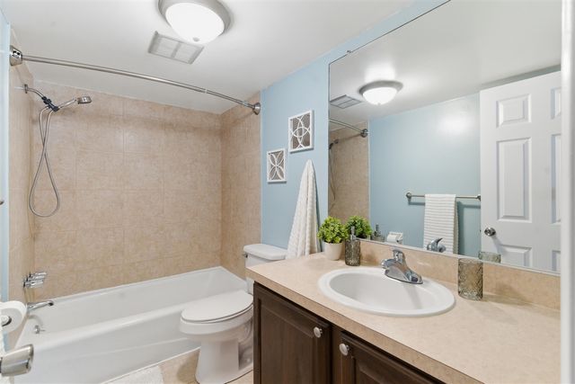 756 W Kilgore Road 108, Kalamazoo, MI 49008