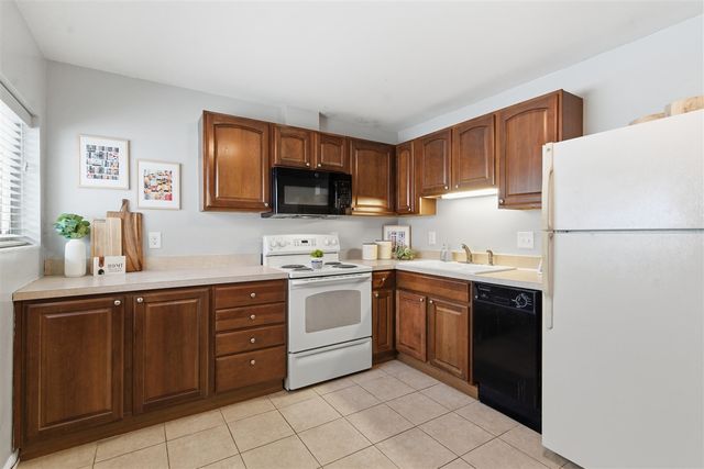 756 W Kilgore Road 108, Kalamazoo, MI 49008