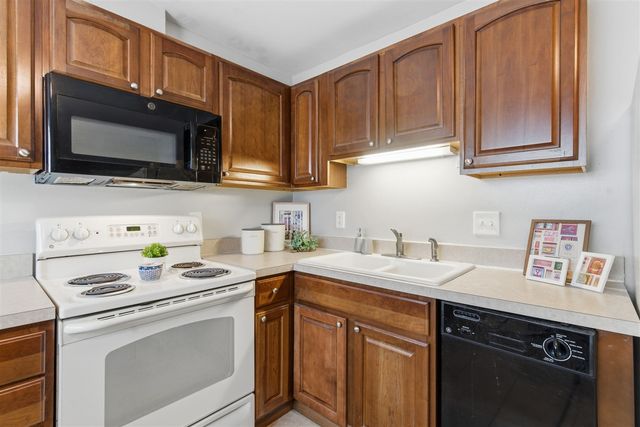 756 W Kilgore Road 108, Kalamazoo, MI 49008