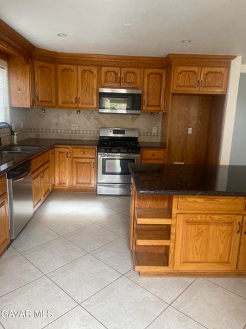 8740 S South Loop Boulevard, California City, CA 93504