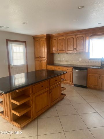 8740 S South Loop Boulevard, California City, CA 93504