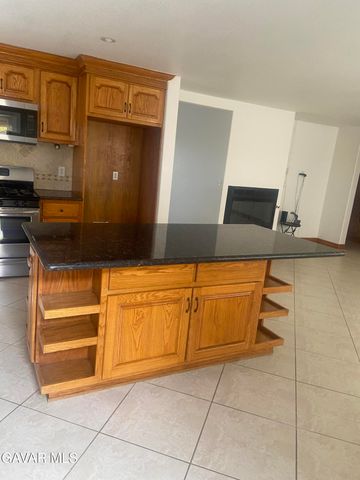 8740 S South Loop Boulevard, California City, CA 93504