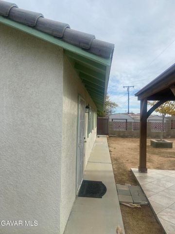 8740 S South Loop Boulevard, California City, CA 93504