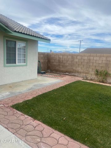 8740 S South Loop Boulevard, California City, CA 93504