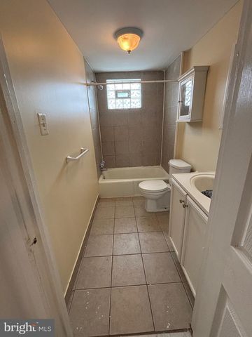 815 LIVINGSTON ST, Philadelphia, PA 19125