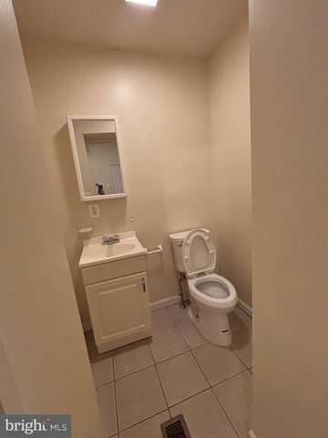 815 LIVINGSTON ST, Philadelphia, PA 19125