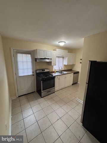 815 LIVINGSTON ST, Philadelphia, PA 19125