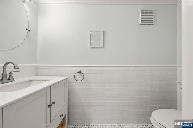 122 Parkview Drive 7, Teaneck, NJ 07666