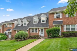 122 Parkview Drive 7, Teaneck, NJ 07666