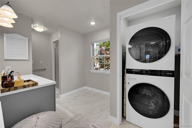 7111 S Poplar Court, Centennial, CO 80112