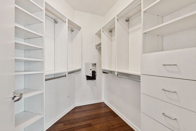 123 S Green Street 408B, Chicago, IL 60607