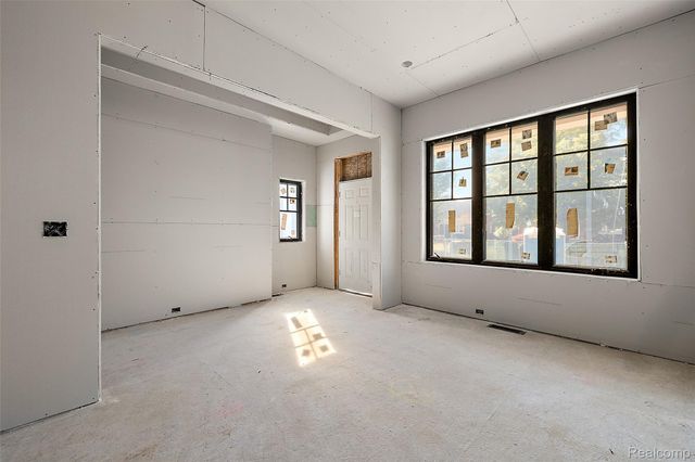 2263 Manchester Road, Birmingham, MI 48009