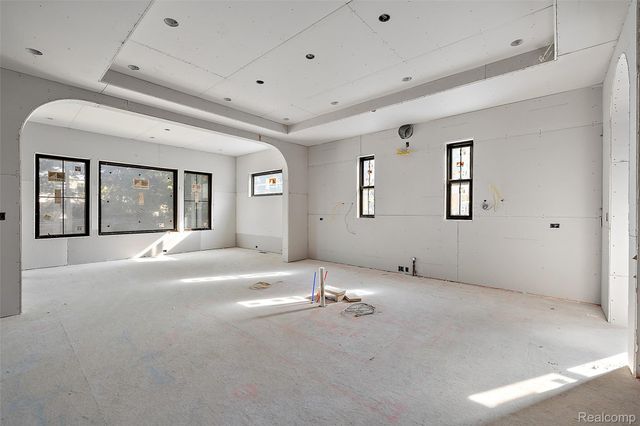 2263 Manchester Road, Birmingham, MI 48009