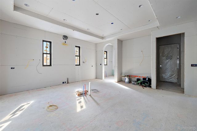 2263 Manchester Road, Birmingham, MI 48009