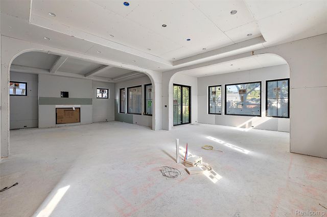 2263 Manchester Road, Birmingham, MI 48009