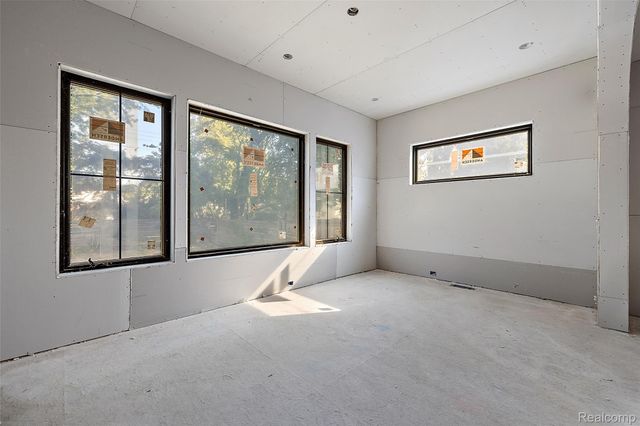 2263 Manchester Road, Birmingham, MI 48009