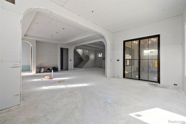 2263 Manchester Road, Birmingham, MI 48009