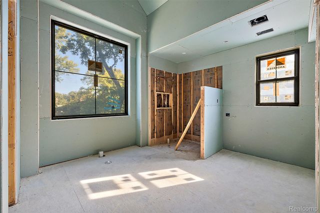 2263 Manchester Road, Birmingham, MI 48009