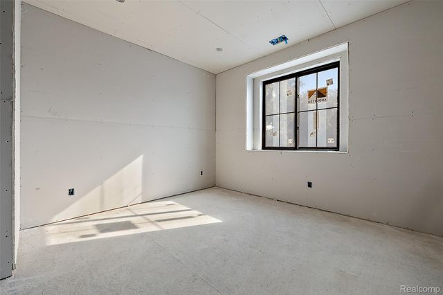 2263 Manchester Road, Birmingham, MI 48009