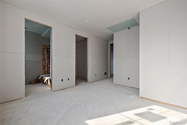 2263 Manchester Road, Birmingham, MI 48009