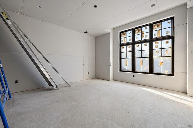 2263 Manchester Road, Birmingham, MI 48009