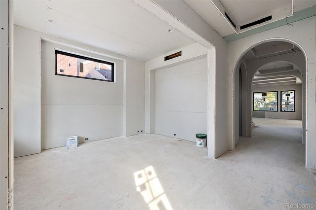 2263 Manchester Road, Birmingham, MI 48009