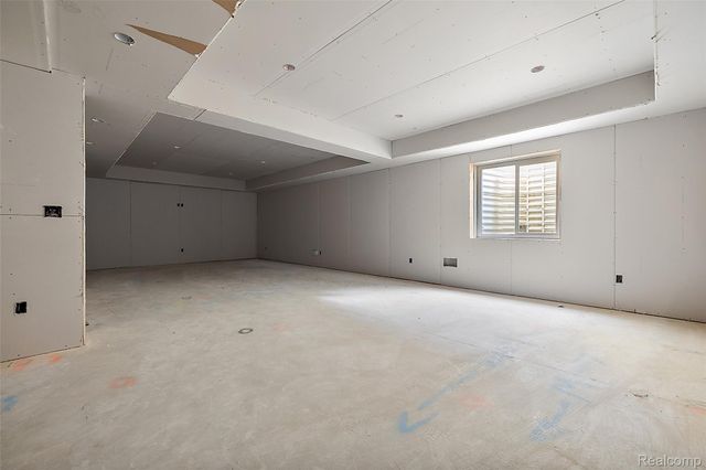 2263 Manchester Road, Birmingham, MI 48009