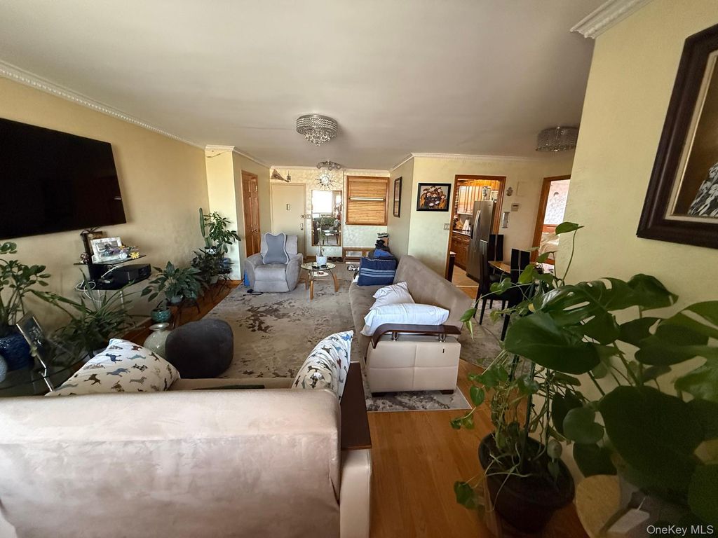 61-25 98th Street 10J, Rego Park, NY 11374 — photo 3