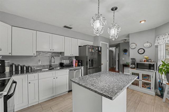 818 CAMBRIDGE WAY, Lake Wales, FL 33853