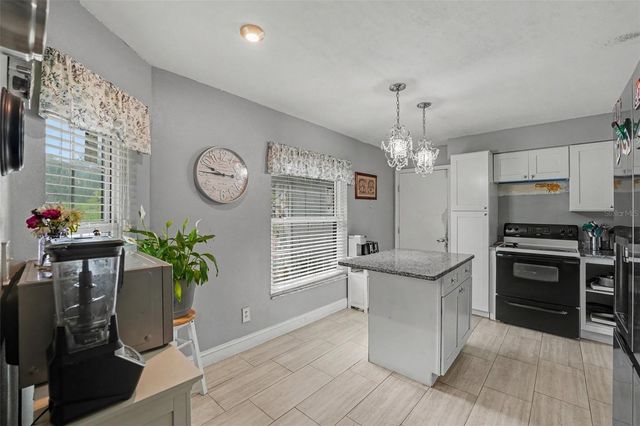818 CAMBRIDGE WAY, Lake Wales, FL 33853