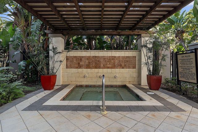 2401 NE 65th Street 502, Fort Lauderdale, FL 33308