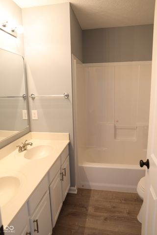 7817 Sea Eagle Circle, Zionsville, IN 46077