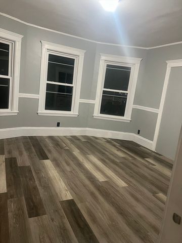 21 E Park Ave, Lynn, MA 01902