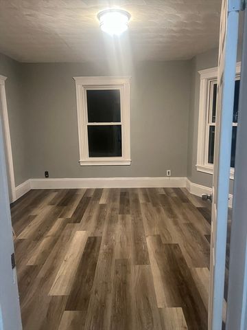 21 E Park Ave, Lynn, MA 01902