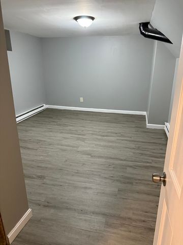 21 E Park Ave, Lynn, MA 01902