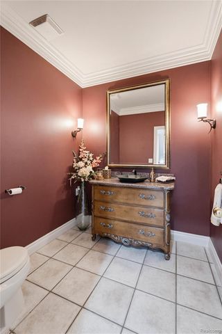 5173 Serena Drive, Troy, MI 48098