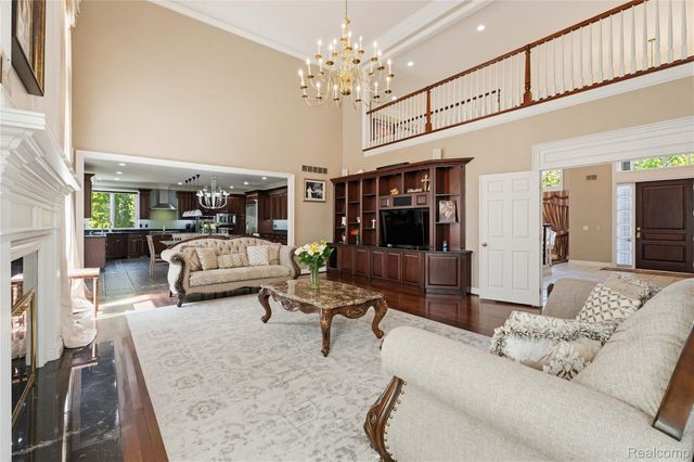 5173 Serena Drive, Troy, MI 48098
