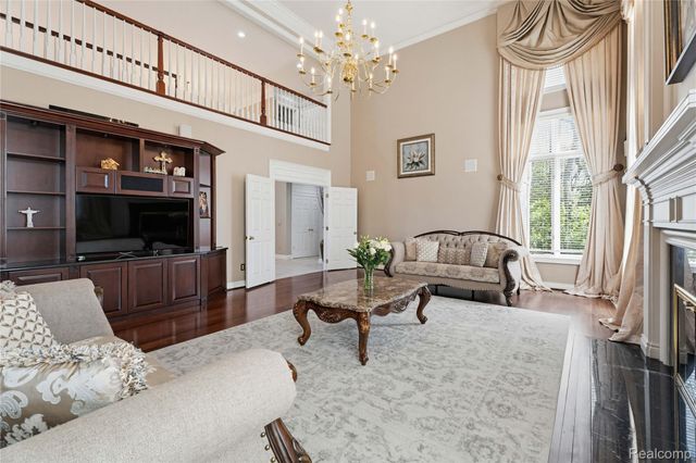 5173 Serena Drive, Troy, MI 48098