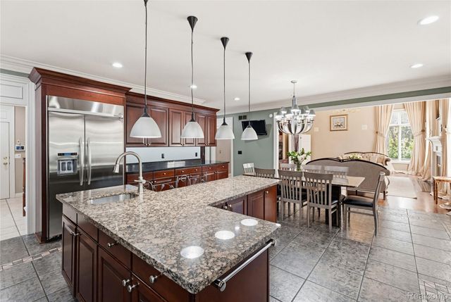 5173 Serena Drive, Troy, MI 48098