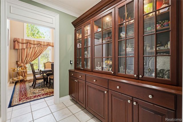 5173 Serena Drive, Troy, MI 48098