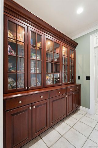 5173 Serena Drive, Troy, MI 48098